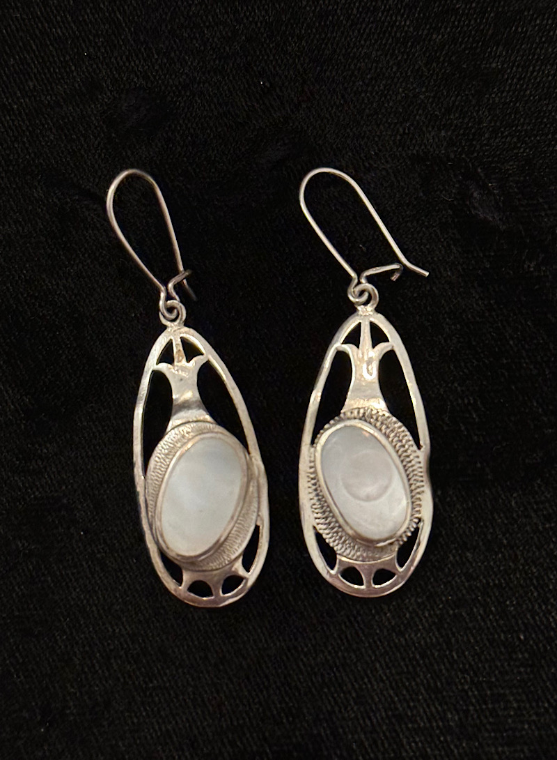 mother-of-pearl 925silver earring