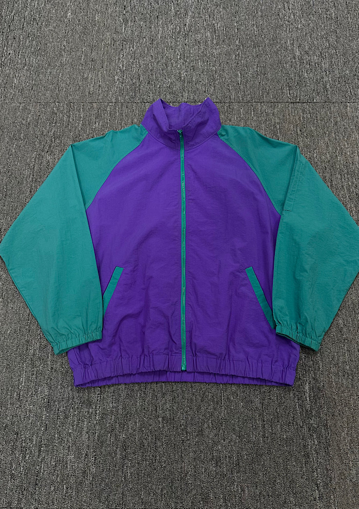 zip-up jacket (L)
