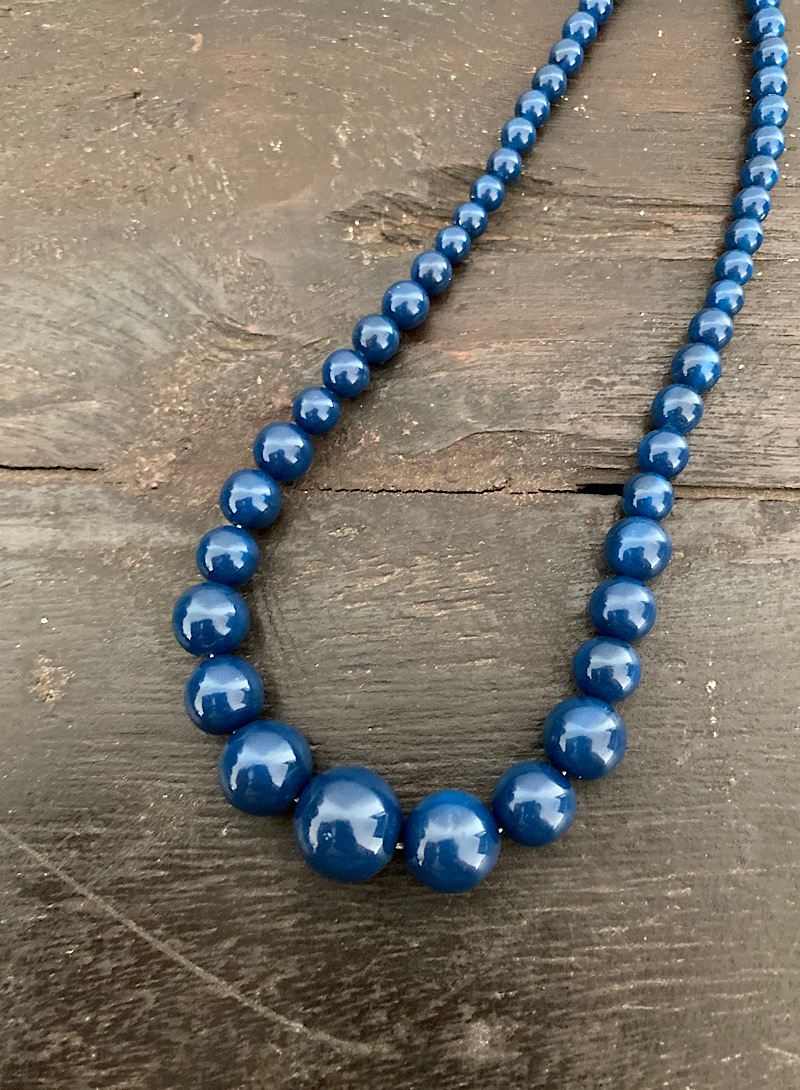 Navy beads necklace