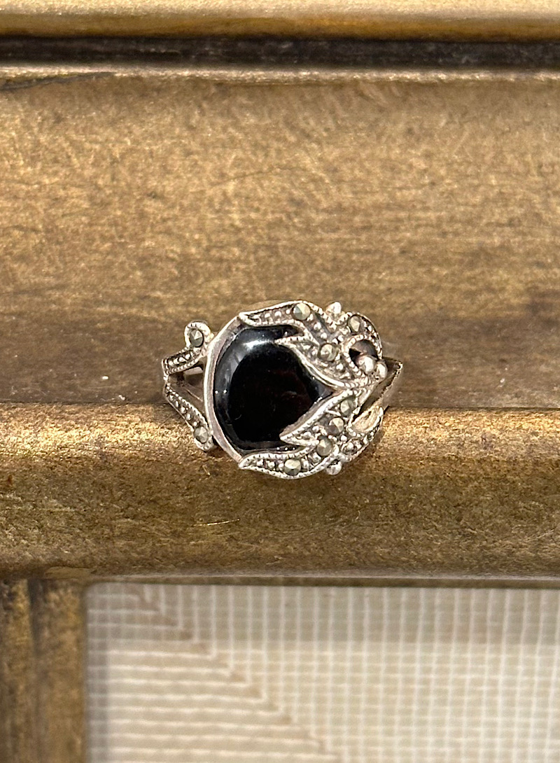 Onyx marcasite 925silver ring