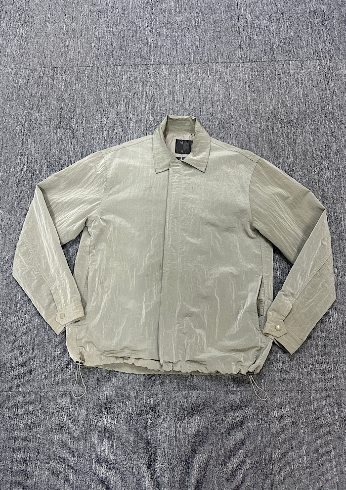 zip-up jacket (L)