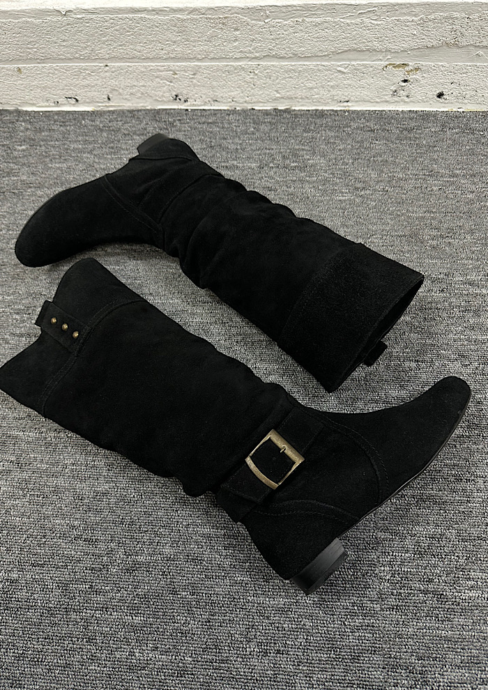 long boots (235)